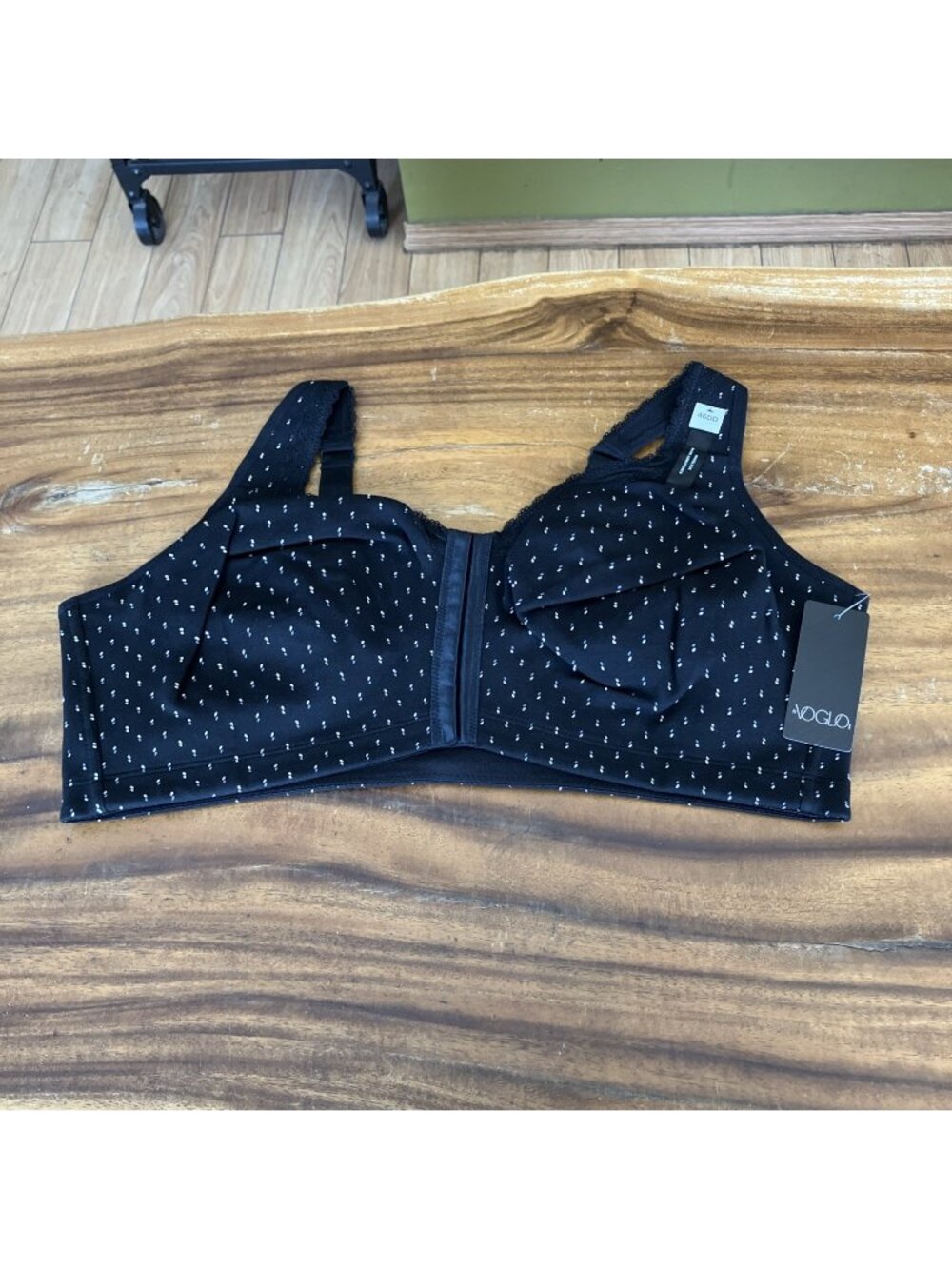 Voglio Women's Black Wireless Bra Black Side Panel 46DD - New